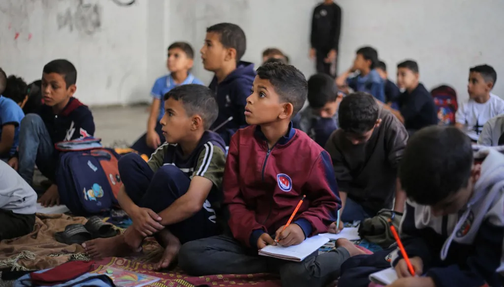 عدم الانتقال إلى المرحلة الثانية من خطة ترامب يحوّل "الخط الأصفر" في غزة حدوداً دائمة لإسرائيل