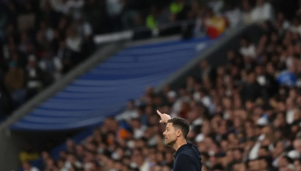 سرّ تجاهل فينيسيوس ذكر ألونسو في بيان اعتذاره