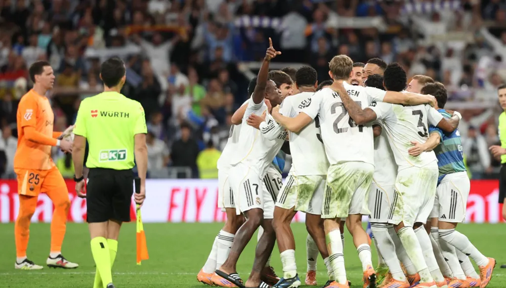 ريال مدريد يُنهي هيمنة برشلونة على الكلاسيكو ويبتعد بالصدارة