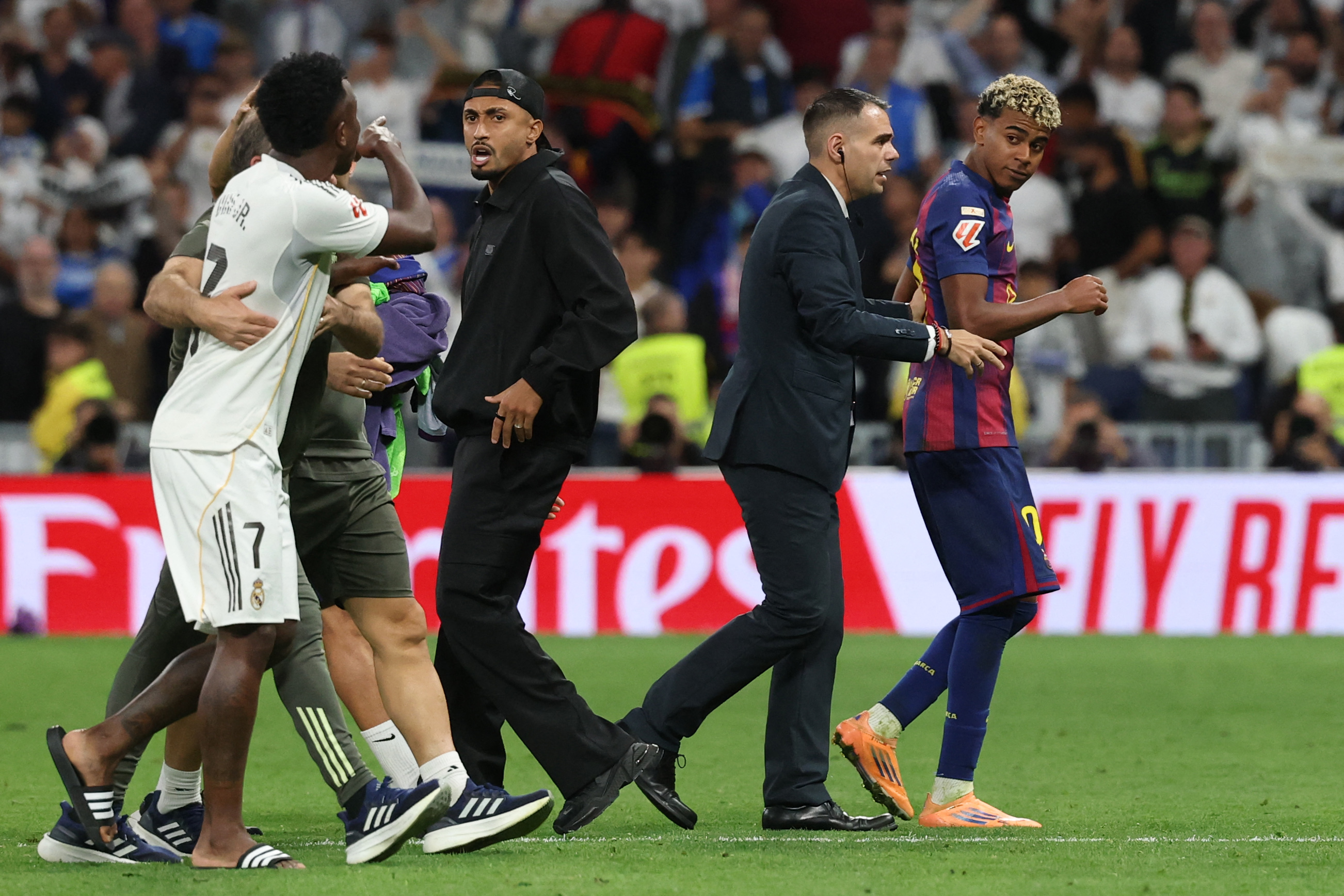من مواجهة الكلاسيكو بين ريال مدريد وبرشلونة. (أ ف ب)