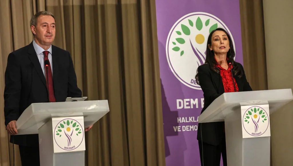 حزب المساواة وديموقراطية الشعوب يعلن إنجاز حزب العمال أولى مراحل عملية السلام مع أنقرة