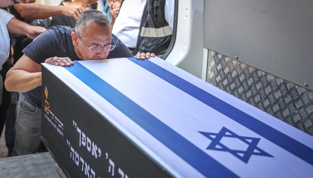 إسرائيل تعلن عدم تطابق جثث منقولة من غزة مع أي من الرهائن