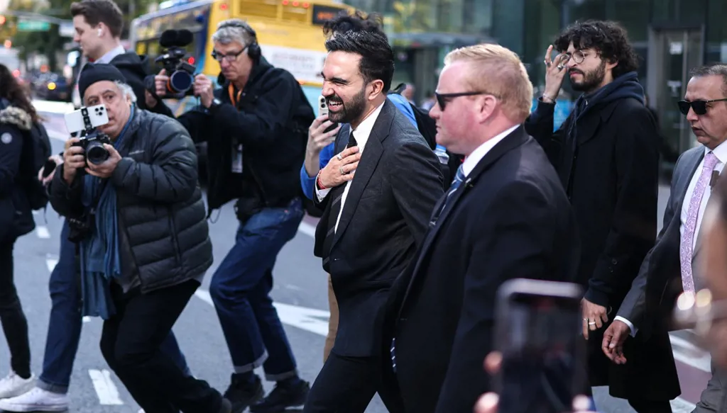 نيويورك تنصر ممداني… فهل ينصت الديموقراطيون؟