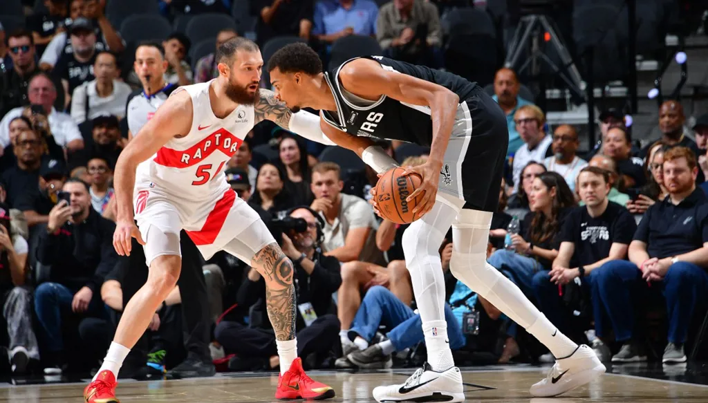 انطلاقة مثالية لثاندر وسبيرز وبولز وسيكسرز في NBA