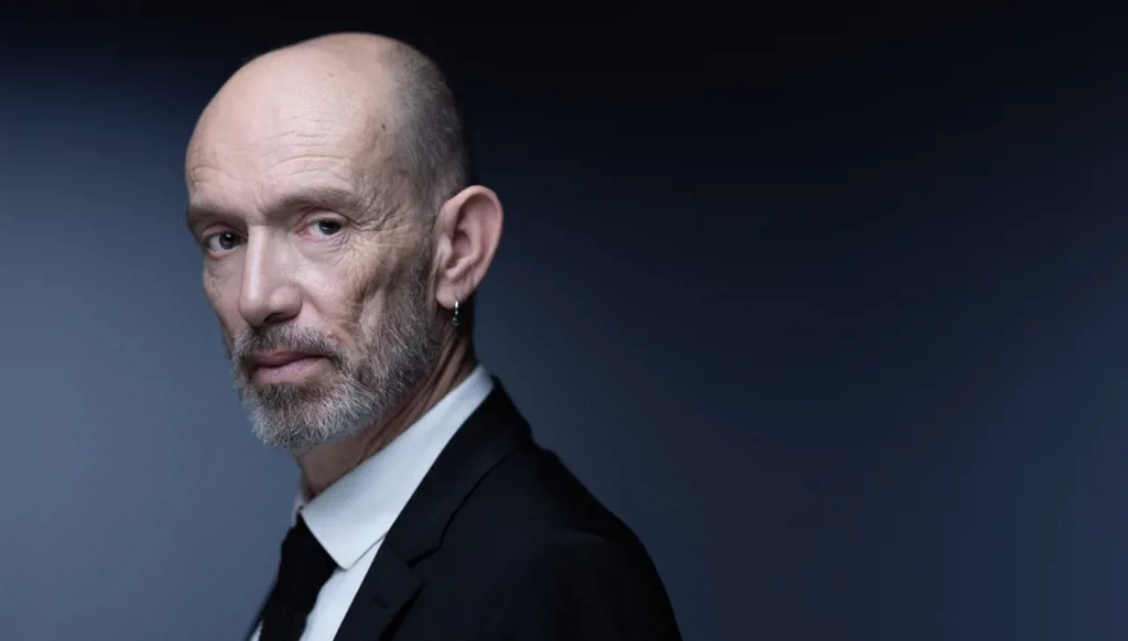 لوران موفينييه يفوز بجائزة "غونكور" 2025 عن رواية "البيت الفارغ"