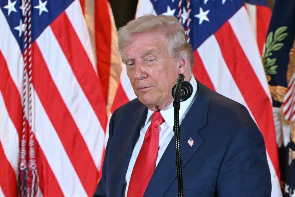 ترامب في اليابان متفقداً ثكنة عسكرية  (أ ف ب)