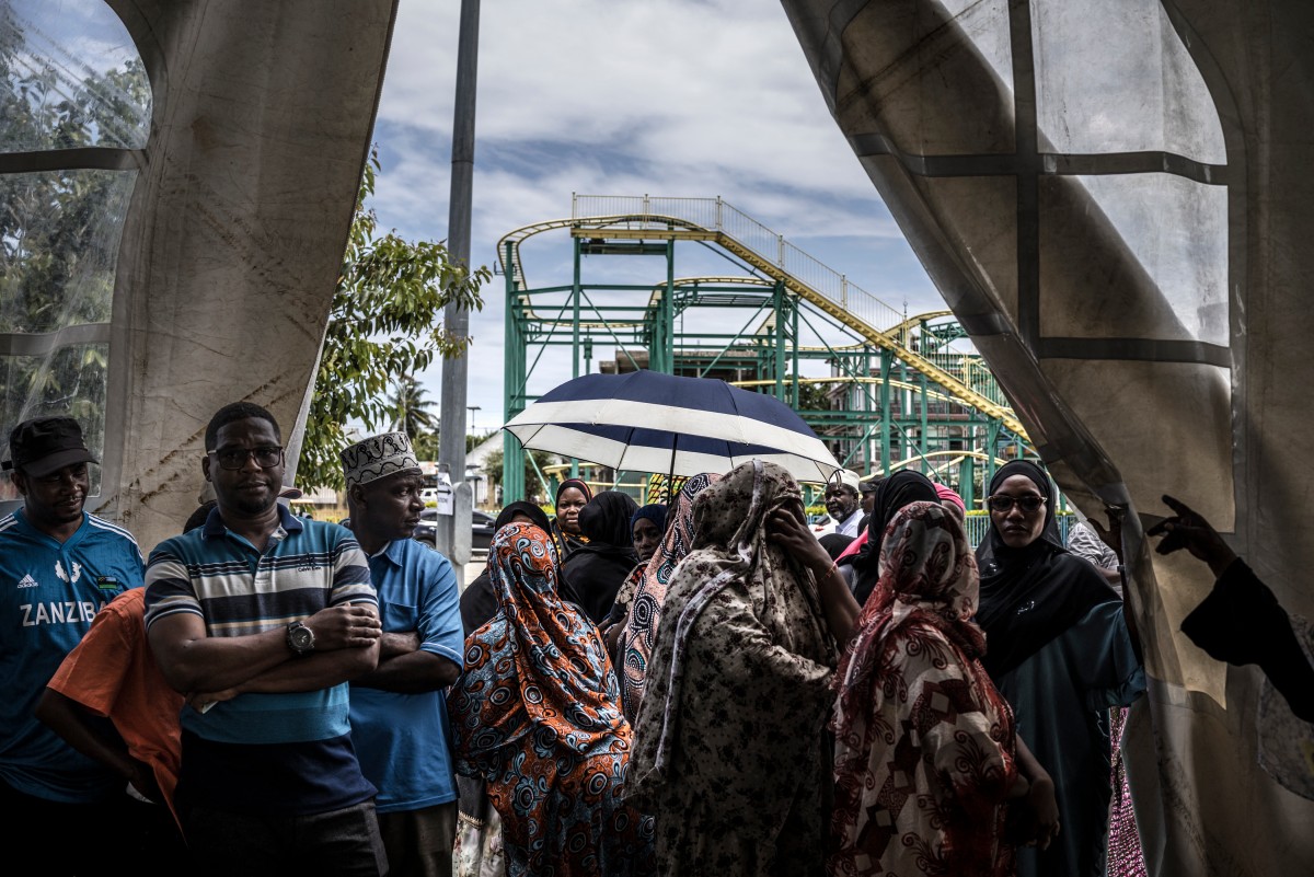 ناخبون في تنزانيا. (أ ف ب)