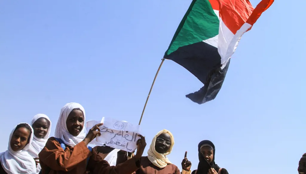 السودان ضمن دائرة الأمن القومي الإسرائيلي... هل تستهدف مواقع إيران؟