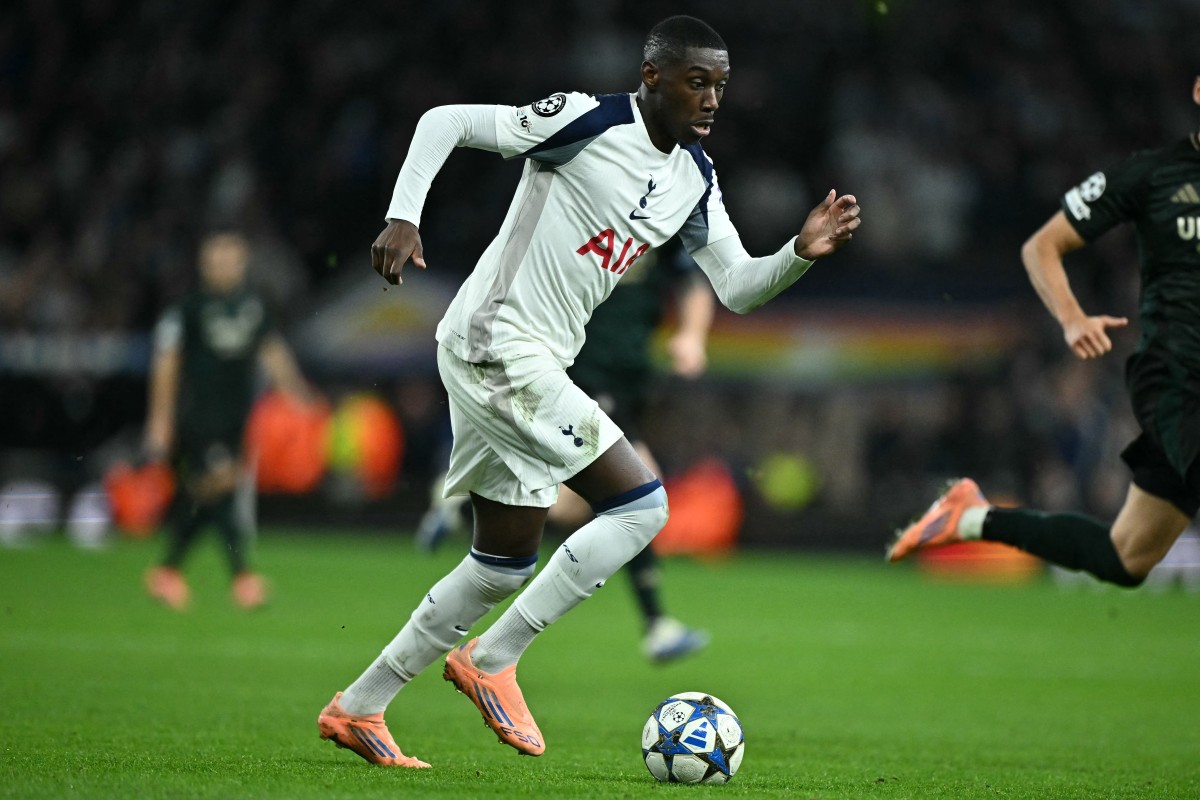 كولو مواني مع توتنهام. (أ ف ب)