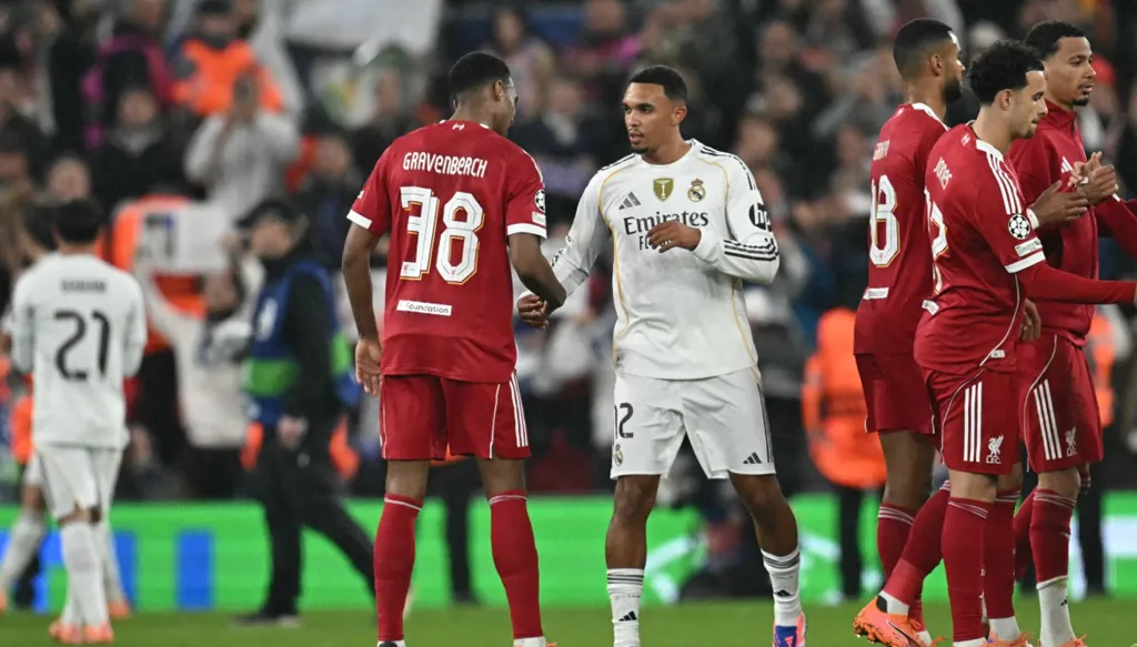 أرنولد بين المجد الملكي وحلم إنكلترا الضائع