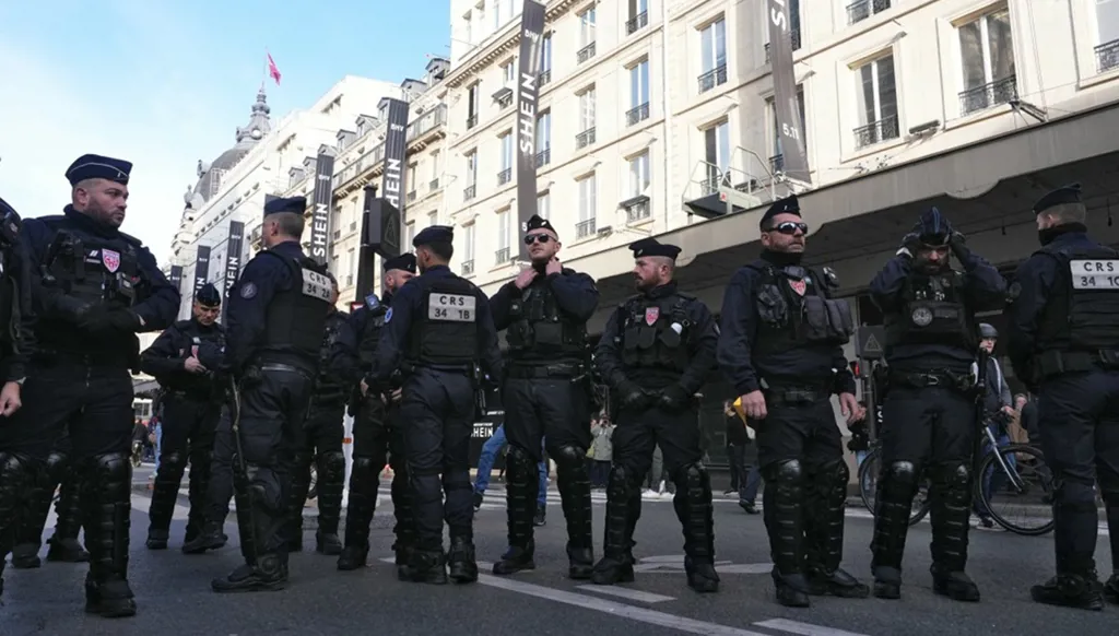 فرنسا تطلق إجراءات لتعليق موقع "شي إن" الإلكتروني