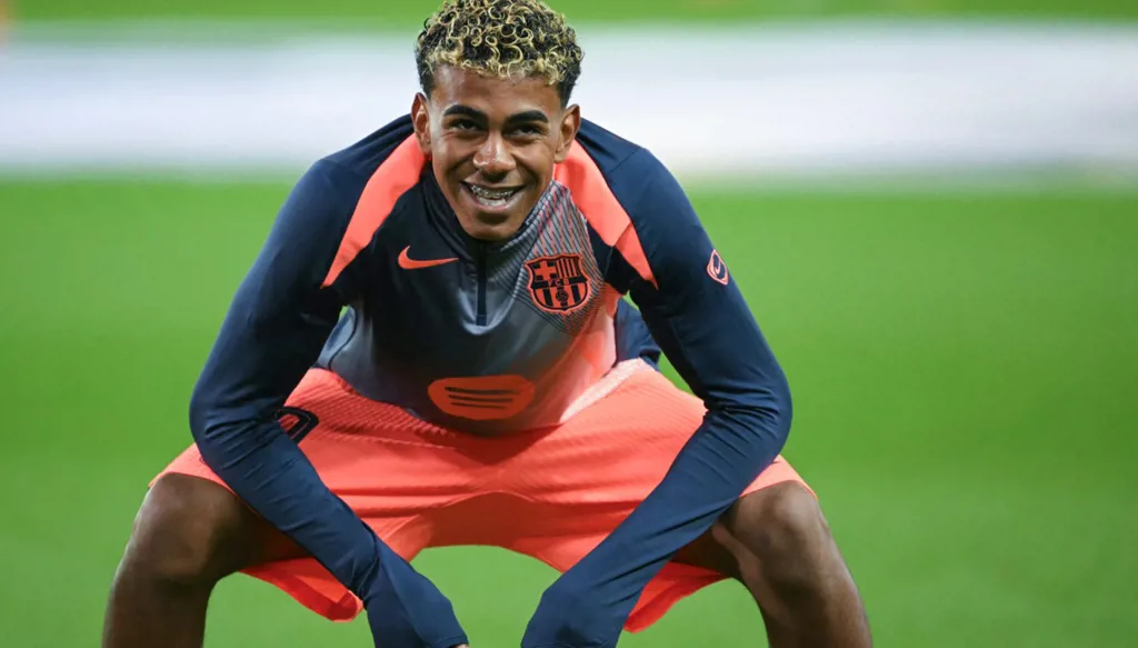 لامين يامال حزين... ودي لا فوينتي يفتح النار على هانسي فليك