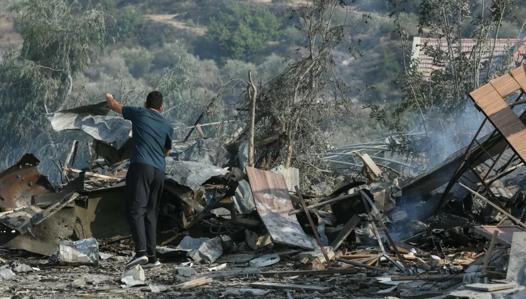 "يديعوت أحرونوت": تدريبات ميدانية جديدة لحزب الله بعضها يتم بتعاون من الجيش اللبناني