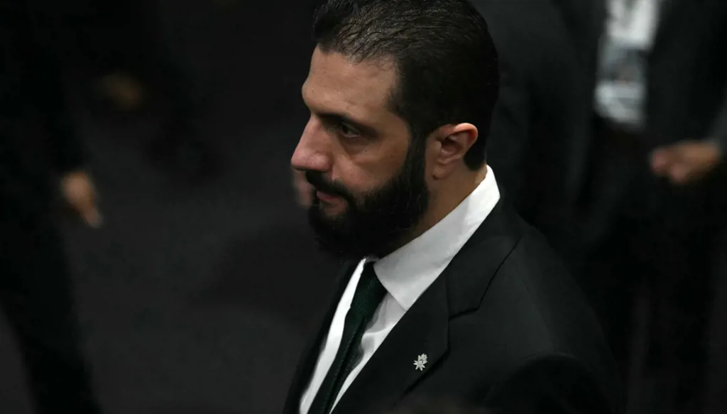 الفوارق بين أحمد الشرع "المتقدم" وجوزف عون "المتراجع"!