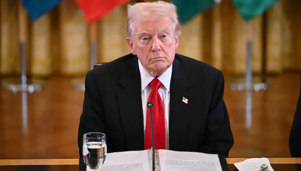 المحكمة العليا تعلّق قراراً يلزم إدارة ترامب تمويل المعونات الغذائية خلال الإغلاق