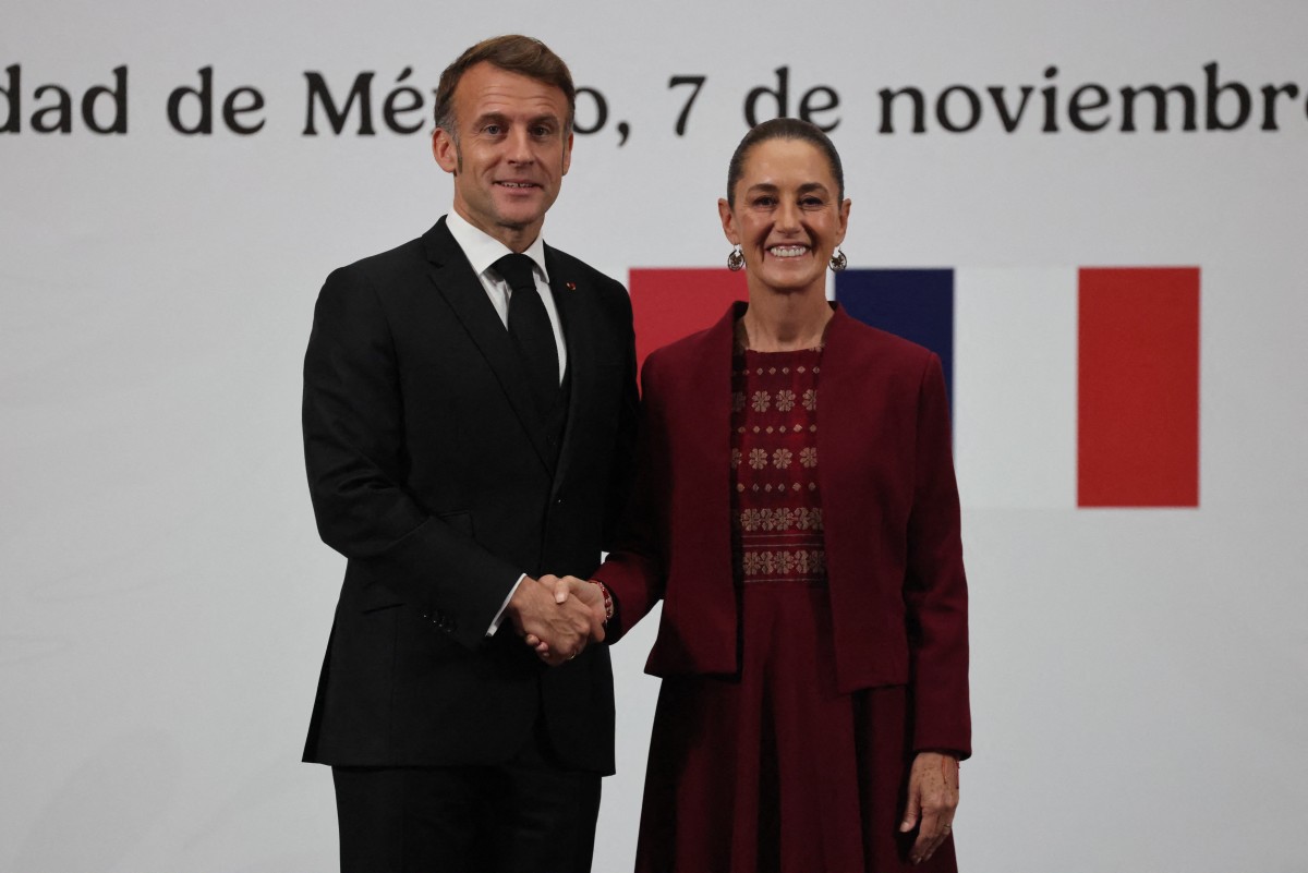رئيس المكسيك وإيمانويل ماكرون. (أ ف ب)