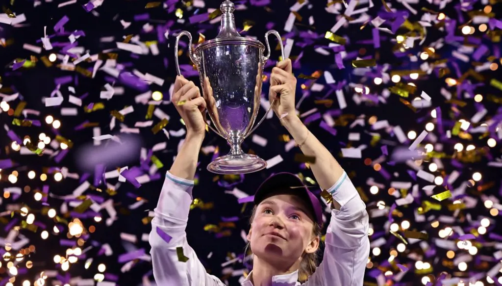 بالصور: "معركة" التنس في الرياض تنتهي بلقب تاريخي لريباكينا "الآسيوية"