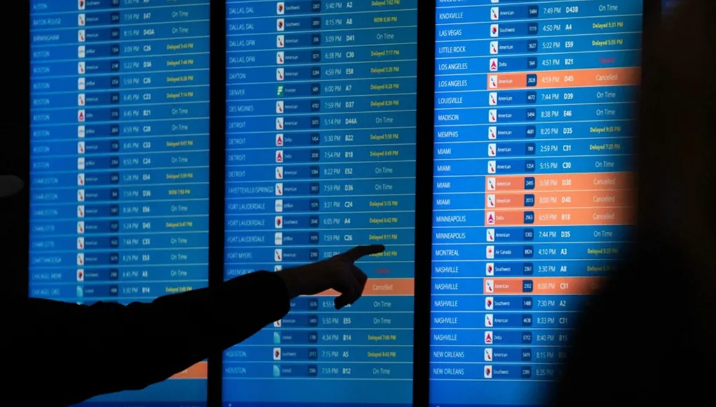 تعافي المجال الجوي الأميركي بعد إغلاق حكومي استمر لأكثر من شهر