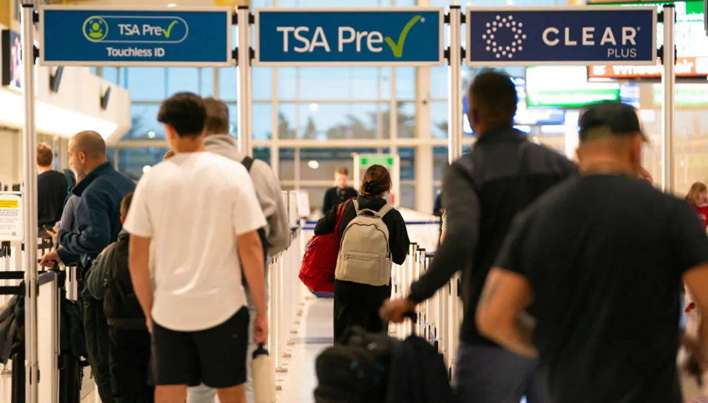 الكونغرس الأميركي يقرّ مشروع قانون لإنهاء الإغلاق الحكومي