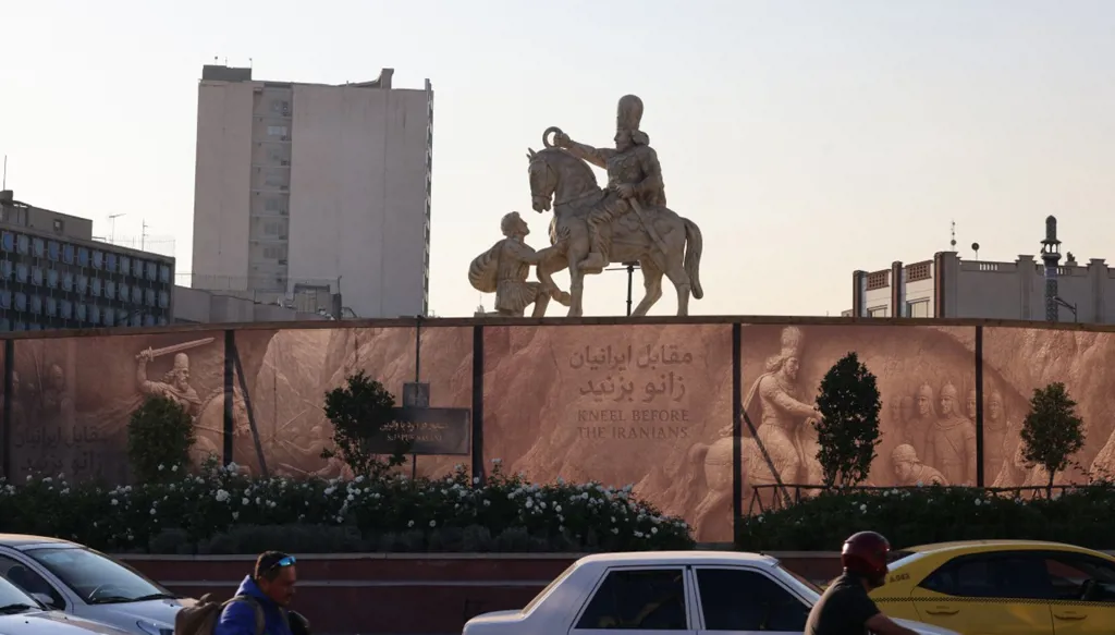 شابور ملك الفرس، لمن الرسالة؟