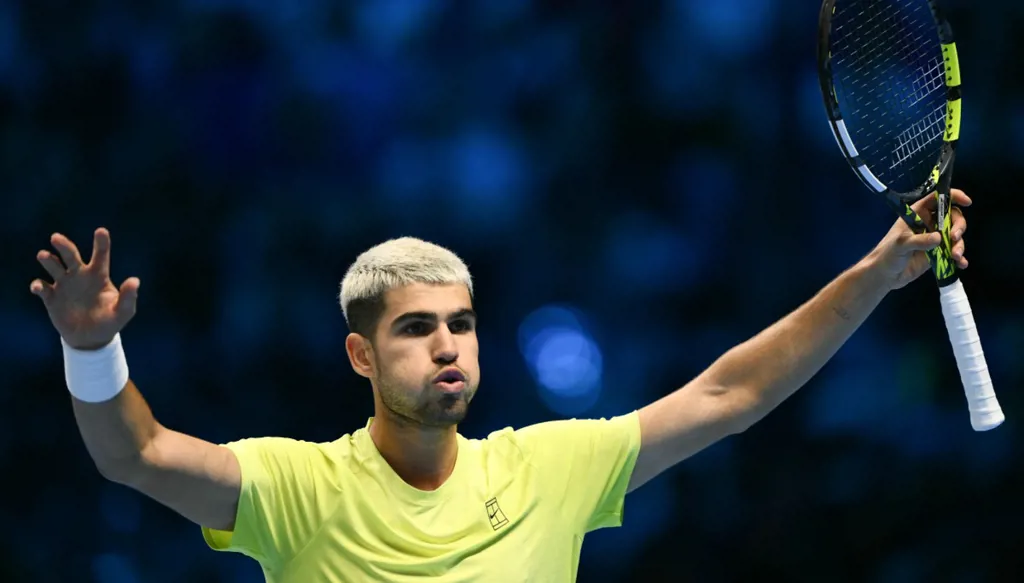 ألكاراز يبتعد عن يانيك سينر ويضمن قمة التصنيف العالمي لكرة المضرب 2025