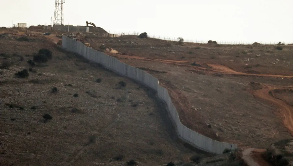 أسبوع مفصلي للأزمة الانتخابية و"الإطلالة السعودية"... لبنان يواجه القضم الإسرائيلي الجديد بشكوى عاجلة