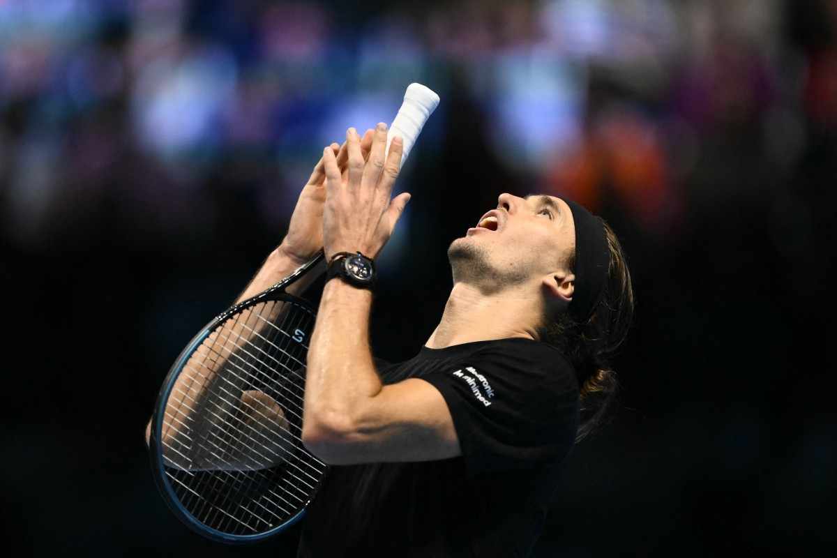 حسرة زفيريف بعد الخسارة. (أ ف ب)