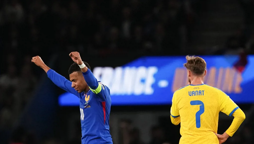 مبابي يصنع الفارق وفرنسا تحجز مقعدها في كأس العالم 2026