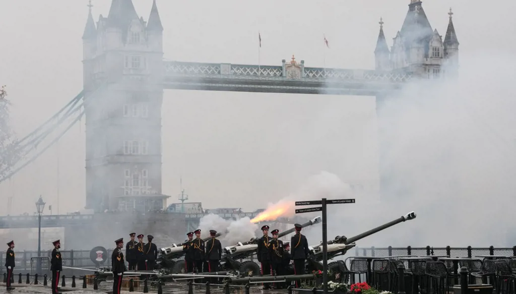 الحكومة البريطانية تُقلّص هامش الحماية للاجئين... وتحدّ من التقديمات اجتماعية