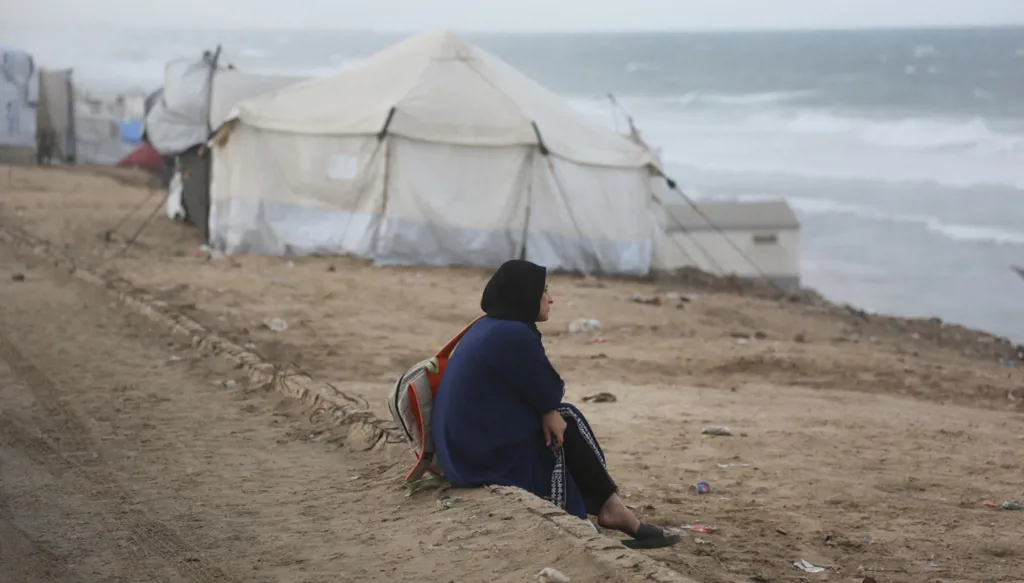 مجلس الأمن يصوّت الاثنين على خطّة ترامب… وغزّة تحت طوفان المياه