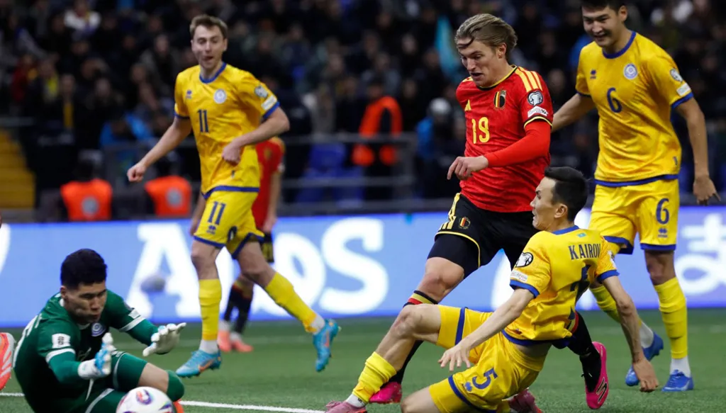 حارس كازاخستان يمنع بلجيكا من حسم تأهلها إلى كأس العالم 2026 (فيديو)