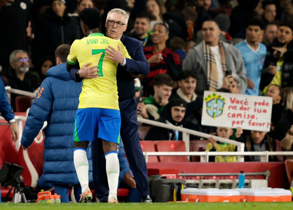 أنشيلوتي وفينيسيوس. (أ ف ب)