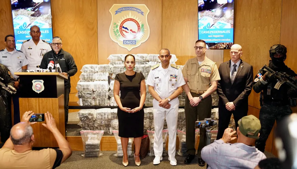 بالصور- عملية واسعة النطاق جوّاً وبحراً وبرّاً... ضبط نصف طن من المخدرات في الكاريبي