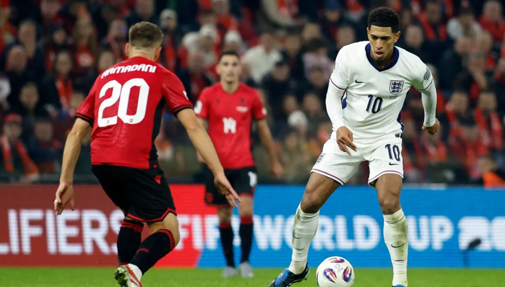 جود بيلينغهام و"العنصرية"... إنكلترا ليست جاهزة لـ"نجم أسود"؟