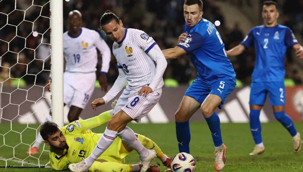 فرنسا تحتفل بالتأهل وإنكلترا بالعلامة الكاملة