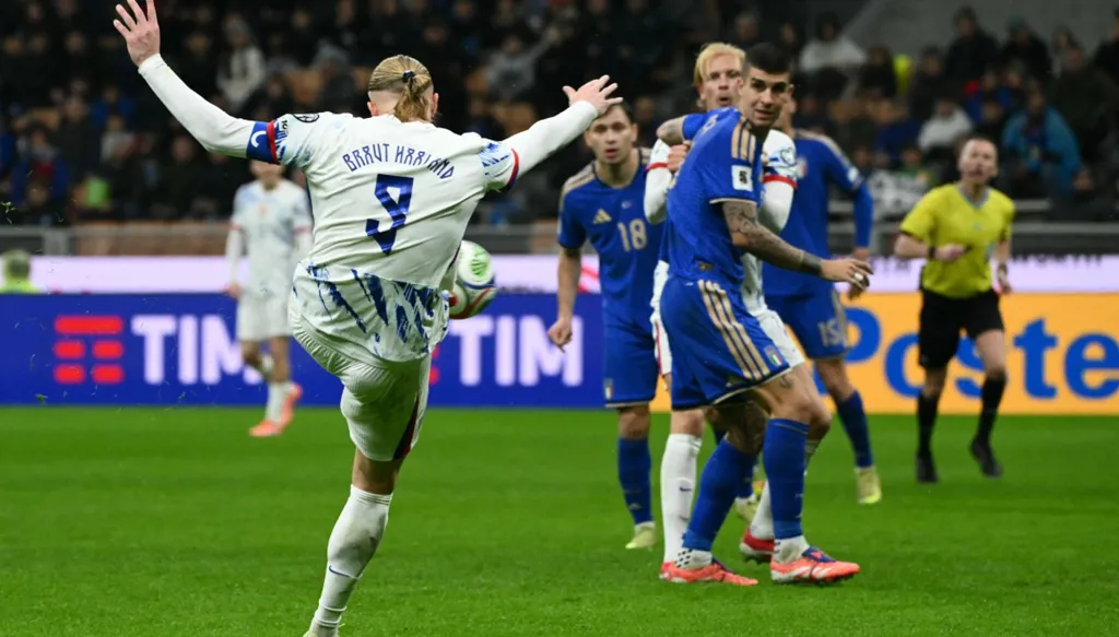 النرويج تعود إلى كأس العالم بعد 28 عاماً بفوز تاريخي على إيطاليا (فيديو وصور)