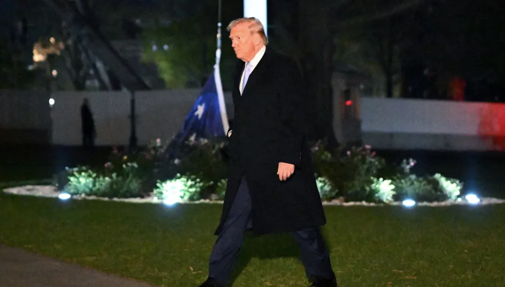 مجدداً... ترامب يعفو عن أحد منفذي هجوم الكابيتول