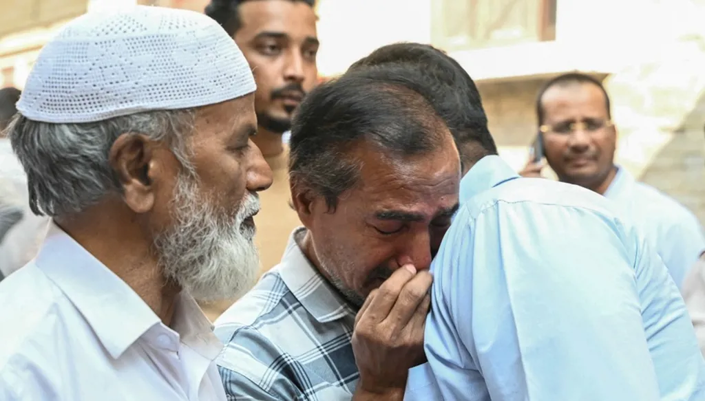 مقتل 45 معتمراً هندياً في حادث حافلة بالسعودية… وناجٍ واحد فقط