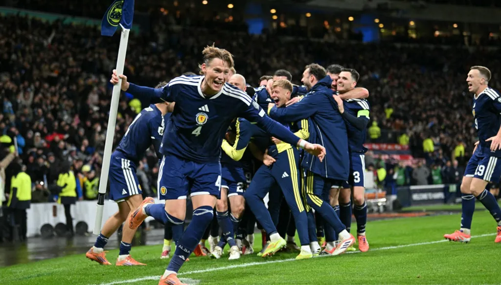 اسكتلندا تفجّر المدرجات وتهزّ الأرض في لحظة تاريخية