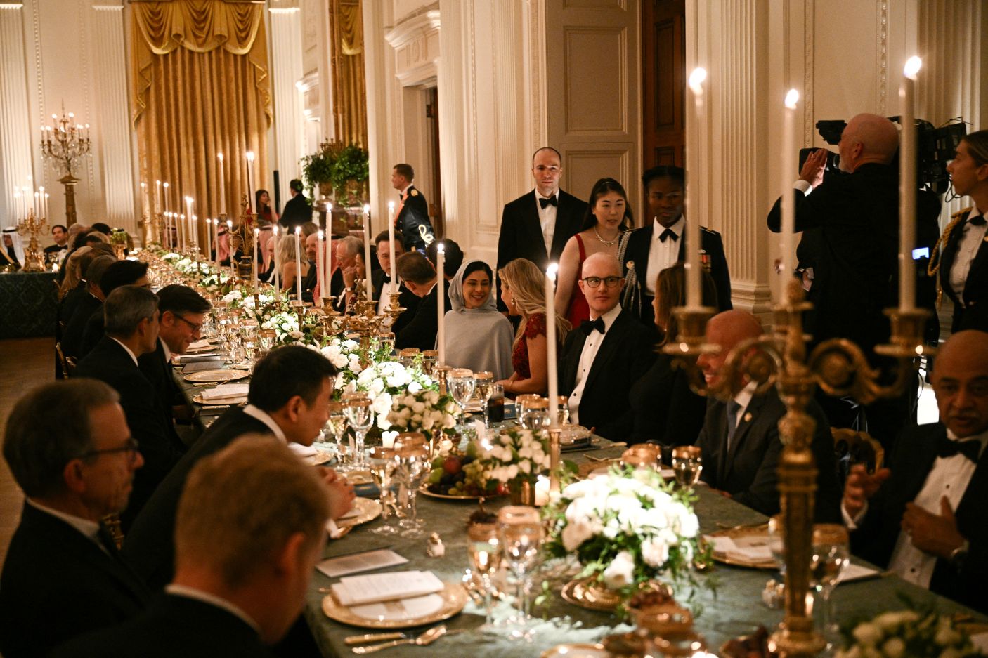 مأدبة عشاء رسمية في البيت الأبيض على شرف ولي العهد السعودي الامير محمد بن سلمان (أ ف ب)