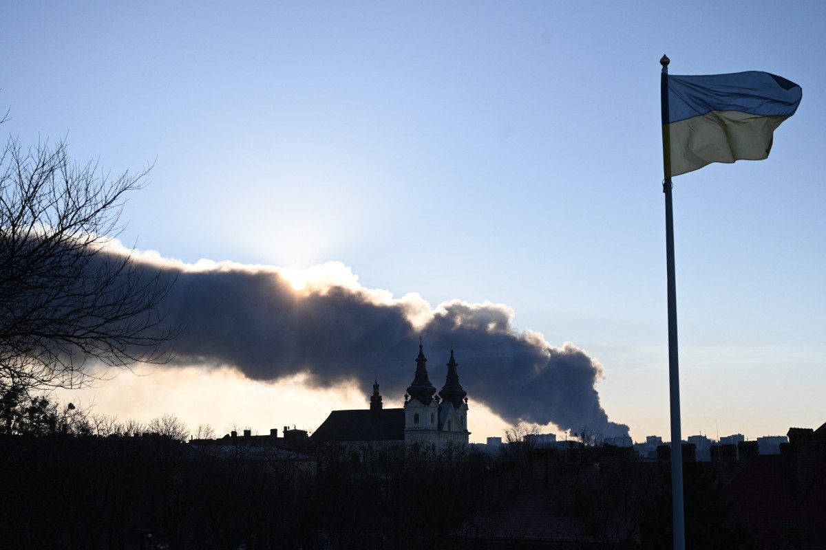 دخان ينصاعد من أوكرانيا (ا ف ب).