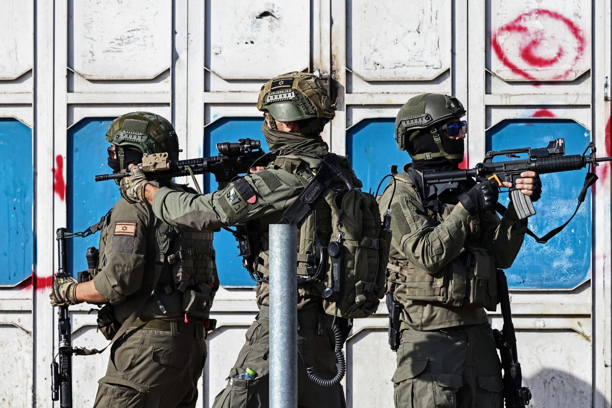 عناصر من القوات الإسرائيلية في الضفة الغربية. (أ ف ب)