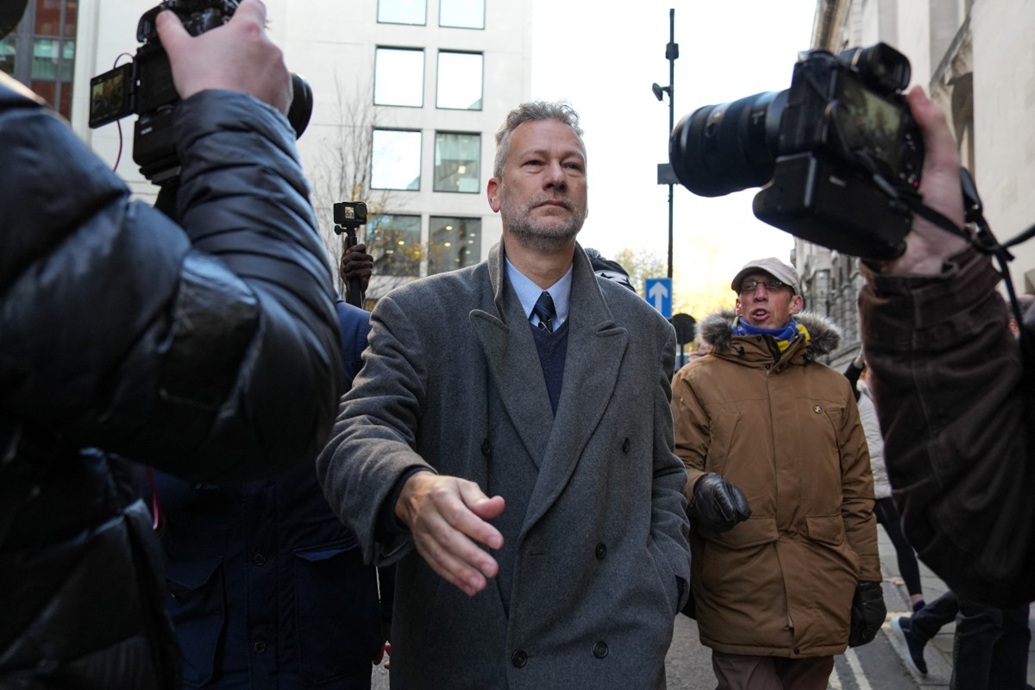 ناتان جيل يصل لحضور جلسة النطق بالحكم (أ ف ب)