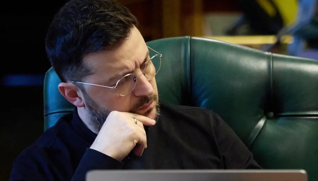 مدير مكتب زيلينسكي يقول إنه يتعاون مع محققي مكافحة الفساد