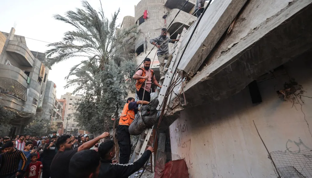 عرض إسرائيلي لعناصر حماس داخل أنفاق رفح... ماذا في التفاصيل؟