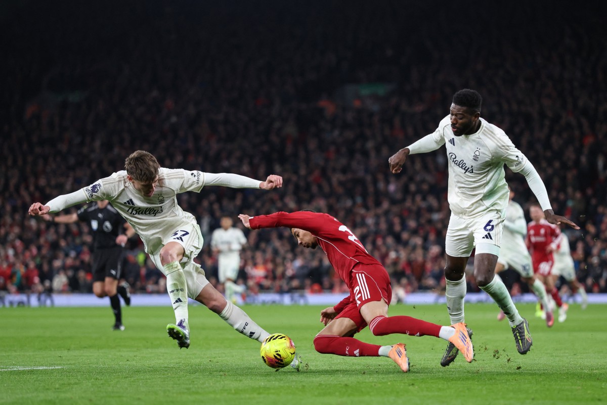 من مباراة ليفربول ونوتنغهام فوريست. (أ ف ب)