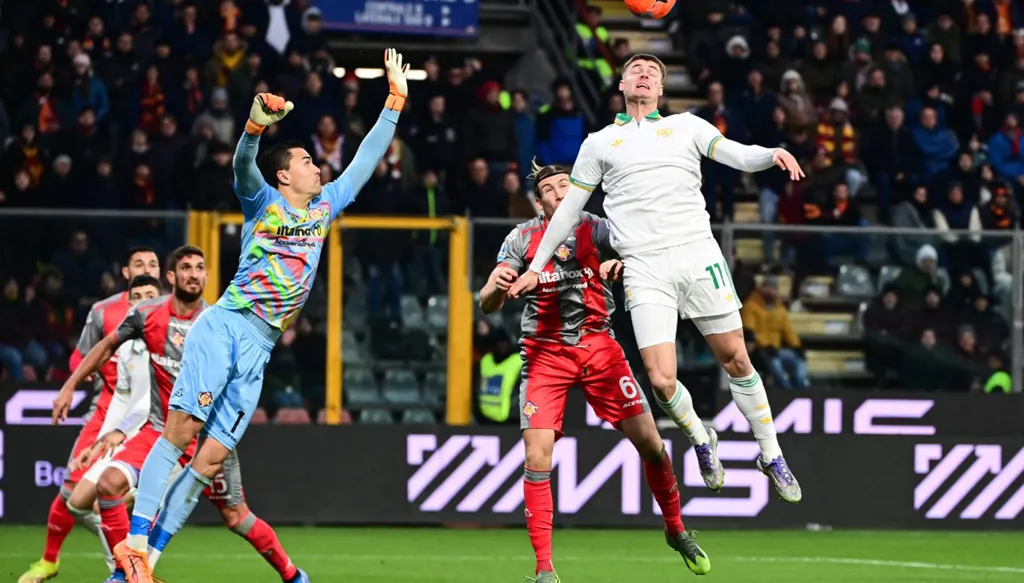 روما يقفز إلى صدارة الدوري الإيطالي