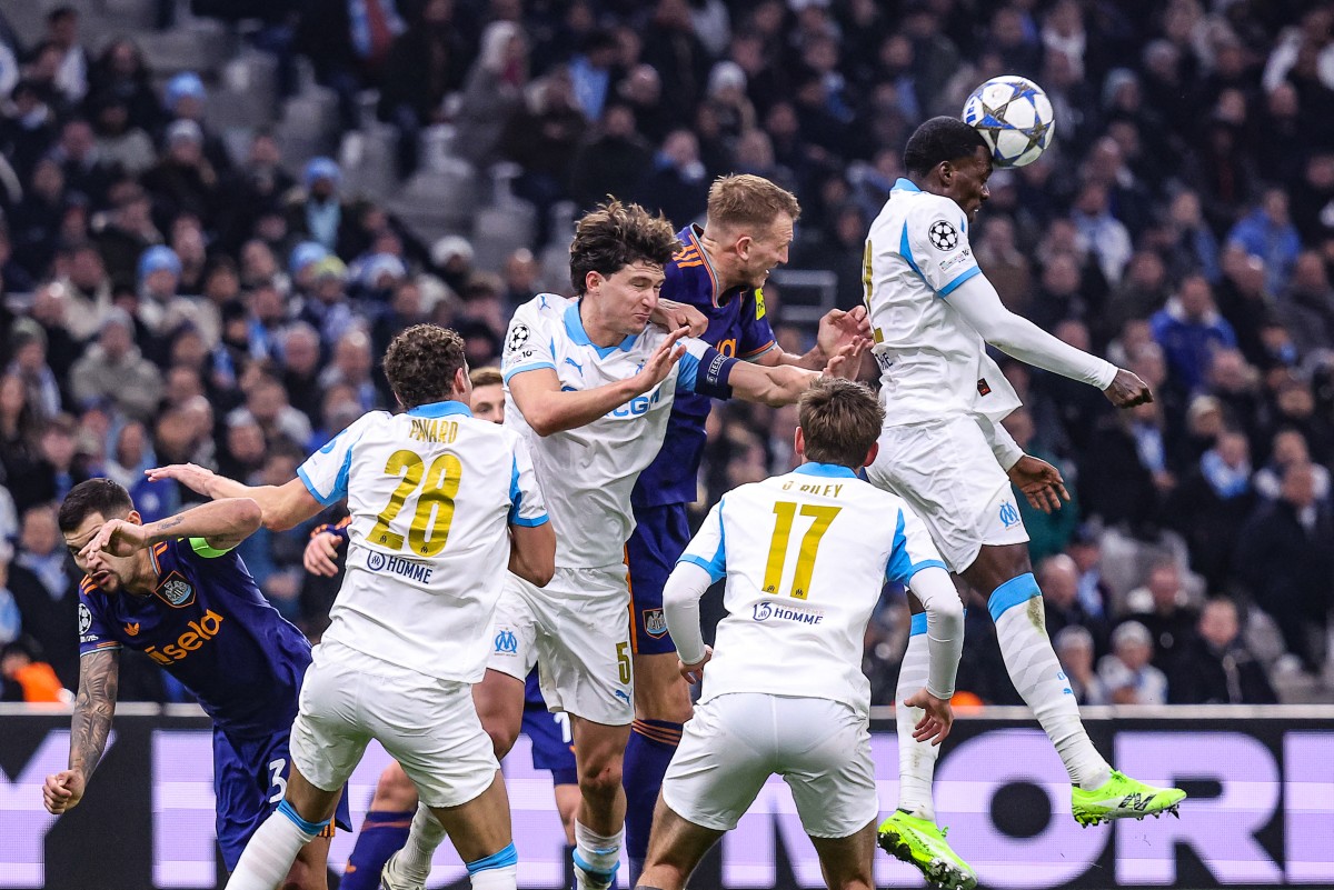 من لقاء نيوكاسل يونايتد ومرسيليا. (أ ف ب)