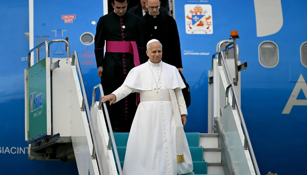 بالصور - البابا لاوون يصل إلى تركيا في أوّل زيارة خارجية له