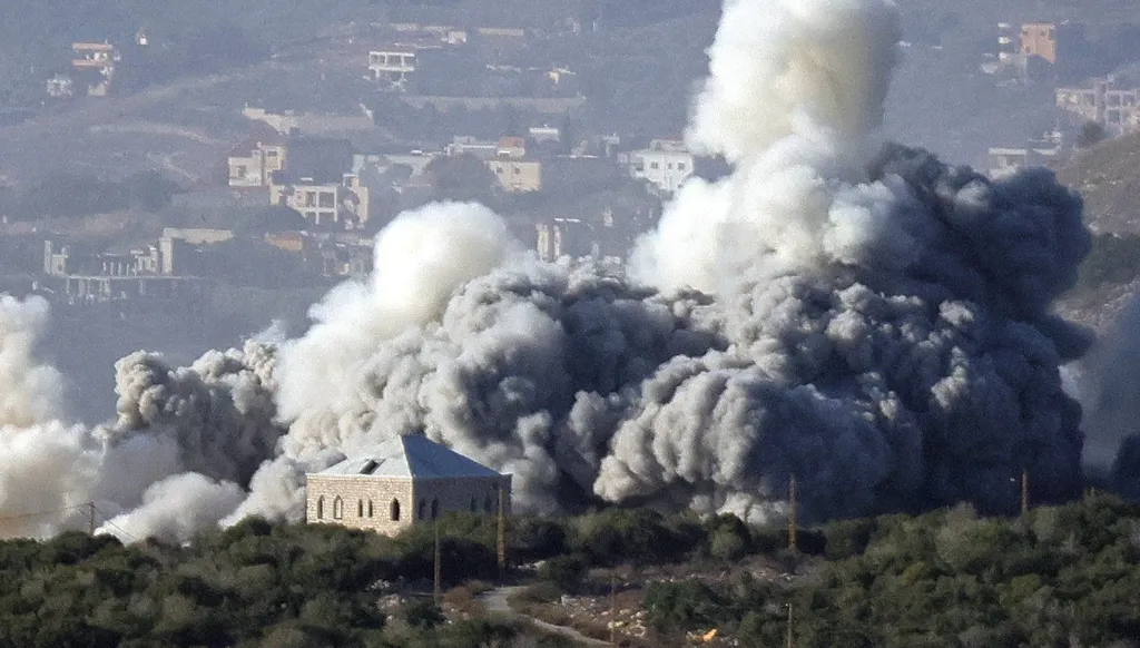 حرب إسرائيلية "داهمة" تتجاوز "الديبلوماسية" الشروط الأميركية تكبّل لبنان والحزب يكابر؟